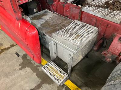 Peterbilt 387 Battery Box