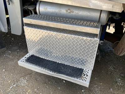 Peterbilt 389 Battery Box