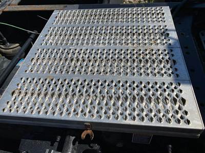 Peterbilt 579 Battery Box