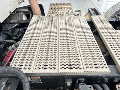 Peterbilt 579 Battery Box