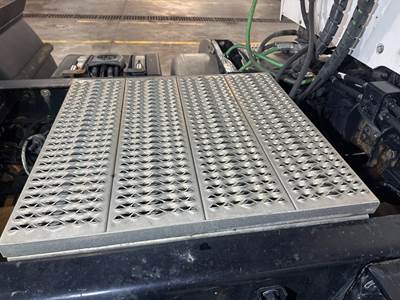 Peterbilt 579 Battery Box