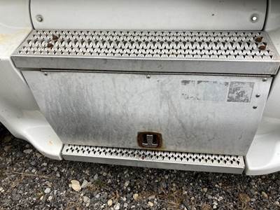 Peterbilt 587 Battery Box