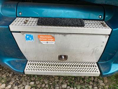 Peterbilt 587 Battery Box