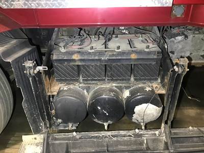 Volvo VNL Battery Box