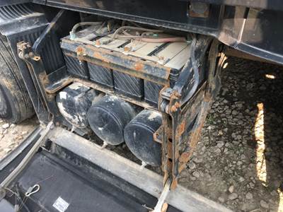 Volvo VNL Battery Box