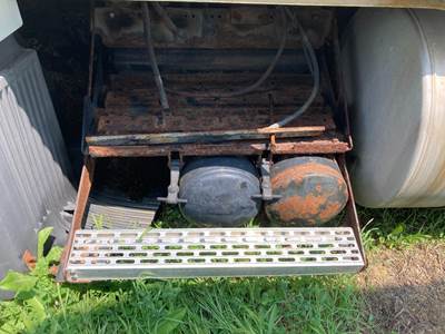 Volvo VNL Battery Box