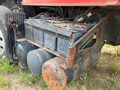 Volvo VNL Battery Box