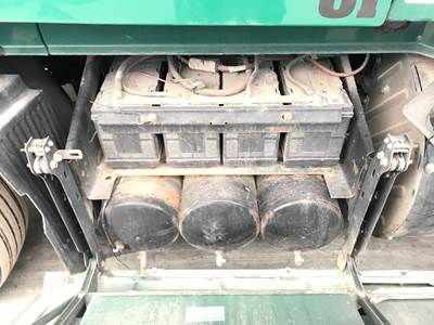 Volvo VNL Battery Box