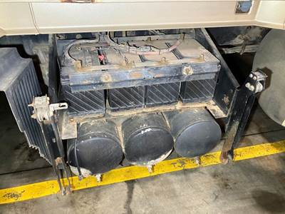 Volvo VNL Battery Box