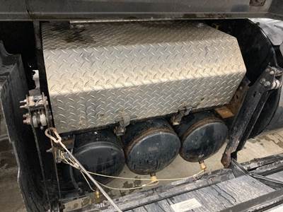 Volvo VNL Battery Box