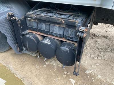Volvo VNL Battery Box