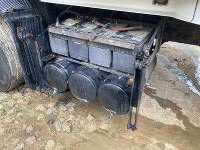 Volvo VNL Battery Box