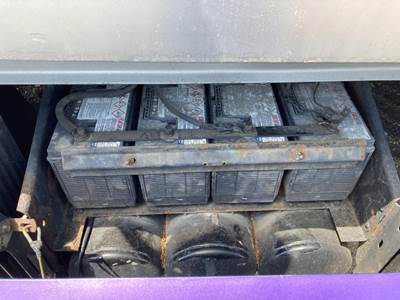 Volvo VNL Battery Box