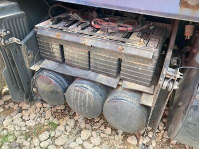 Volvo VNL Battery Box