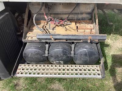 Volvo VNL Battery Box