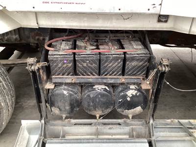 Volvo VNL Battery Box