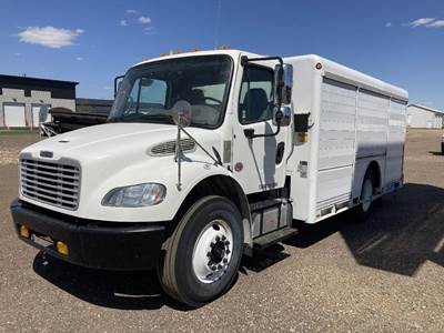 Freightliner M2 106 Beverage Truck - Cummins, 260HP, 6 Speed Allison Rds Automatic