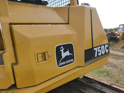 John Deere 750C