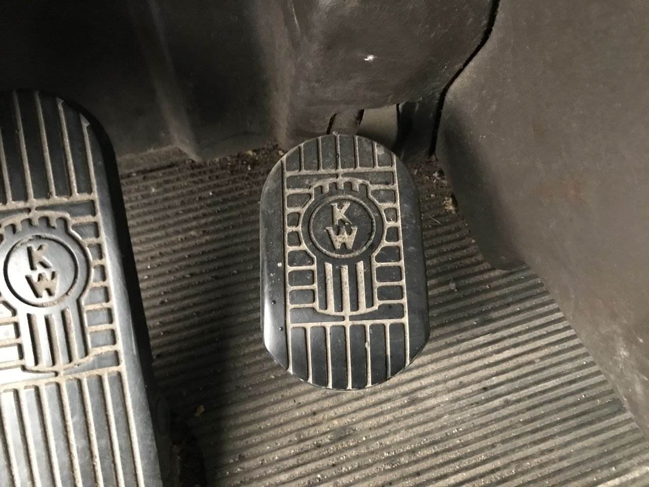 2013 Kenworth T440 Pedal For Sale Council Bluffs, IA 25403185