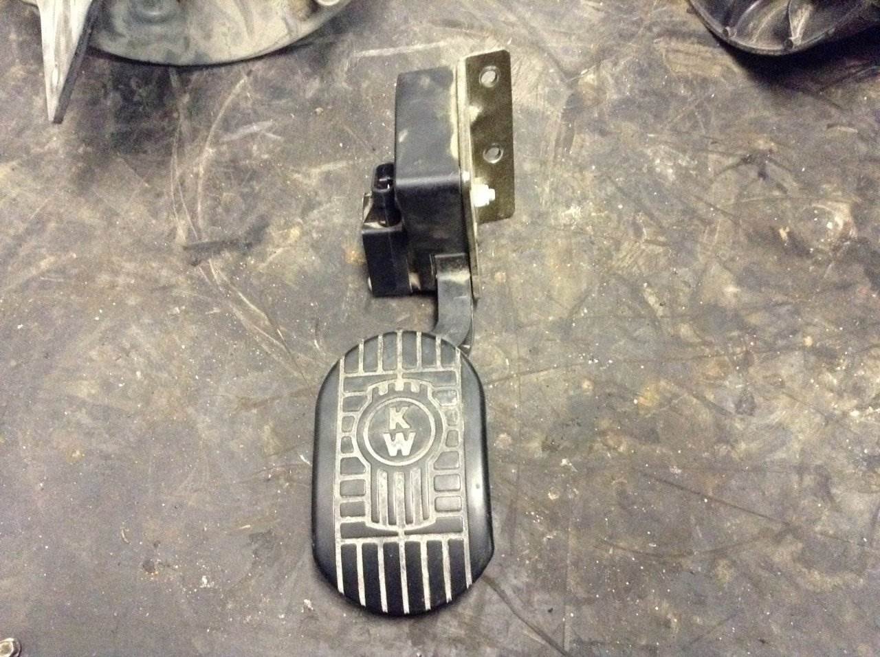 2011 Kenworth T660 Throttle Pedal For Sale Spencer, IA 24503640