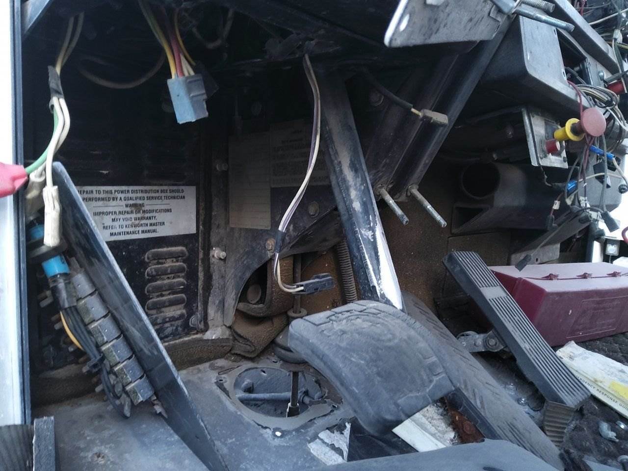 1997 Kenworth T800 Pedal For Sale Kansas City, MO 25128756