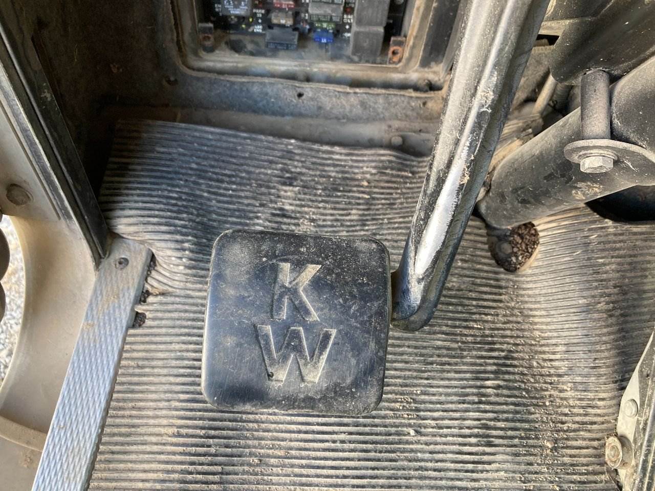 1995 Kenworth T800 Pedal For Sale Des Moines, IA 25419169