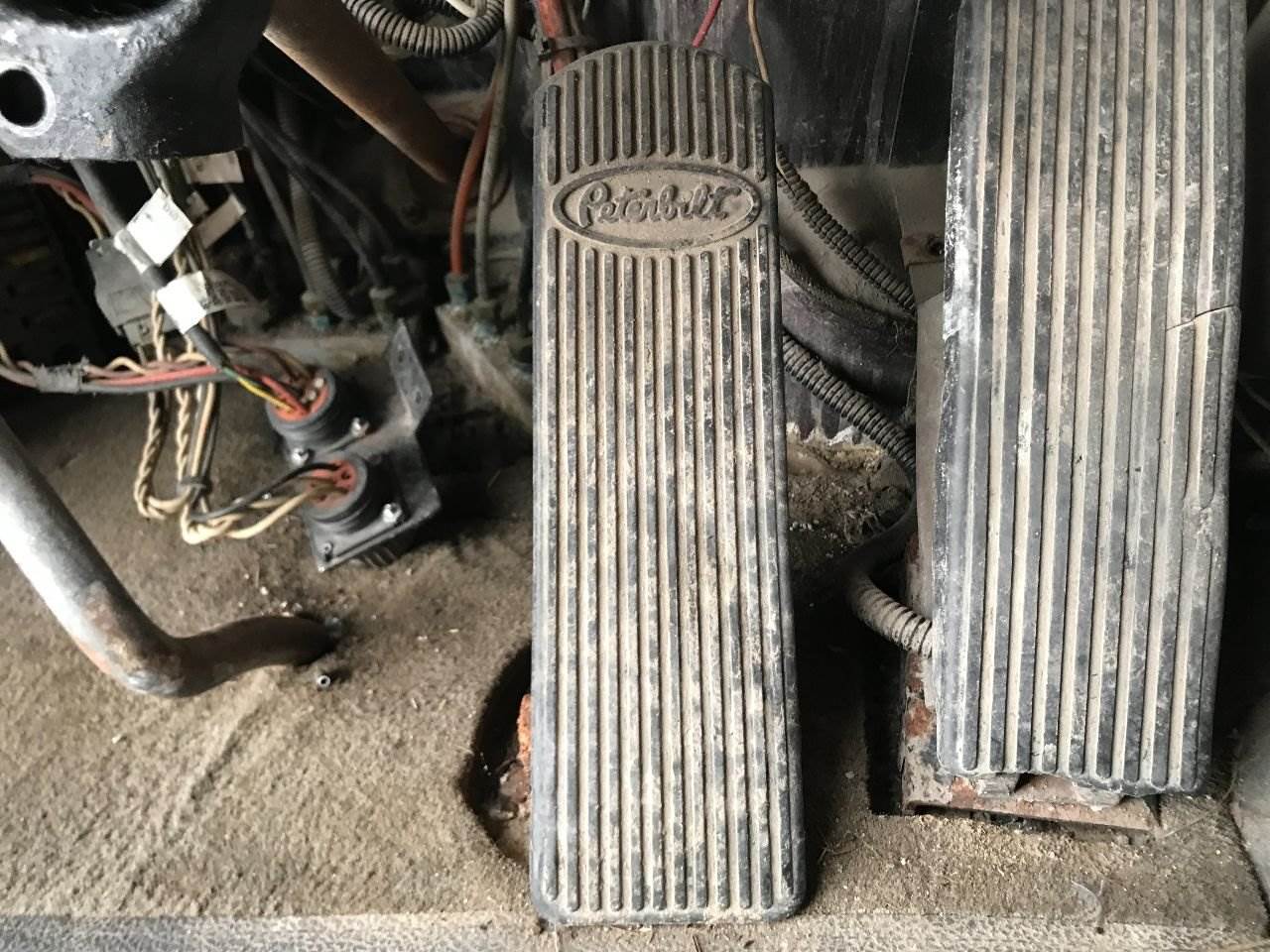 2002 Peterbilt 379 Pedal For Sale Council Bluffs, IA 25531464