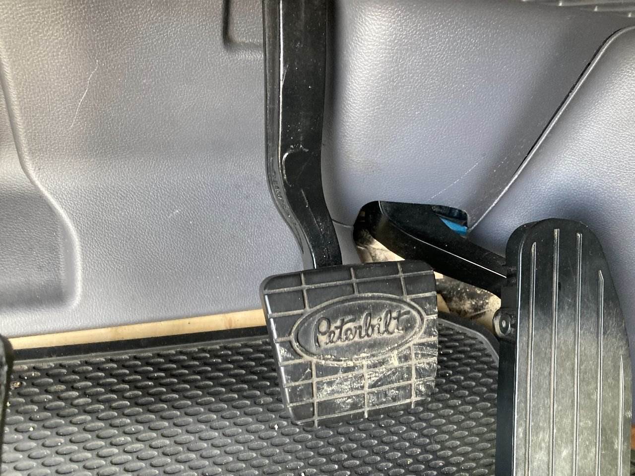 2015 Peterbilt 579 Pedal For Sale Des Moines, IA 25397252