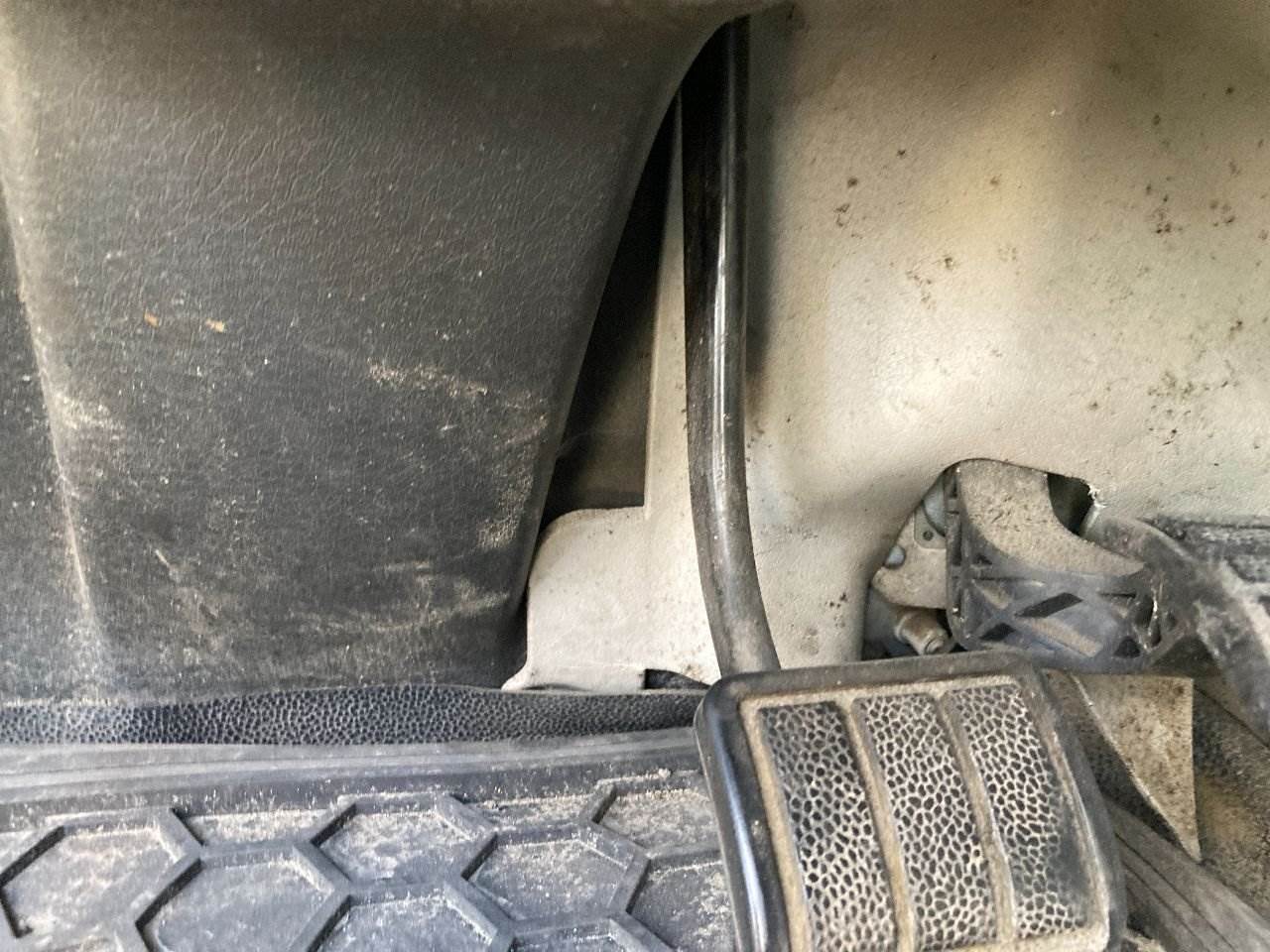 2006 Volvo VNL Pedal For Sale Des Moines, IA 25336922