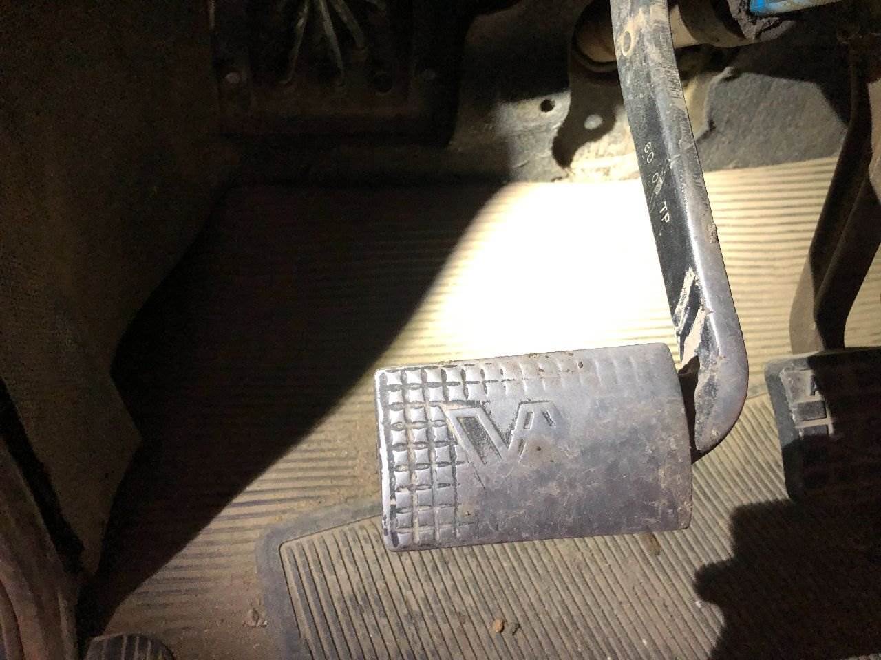 2001 Western Star 4900 Pedal For Sale Des Moines, IA 25383816