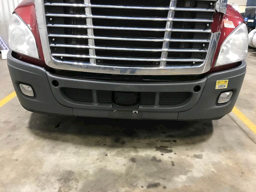 2014 freightliner cascadia used bumper Clearance