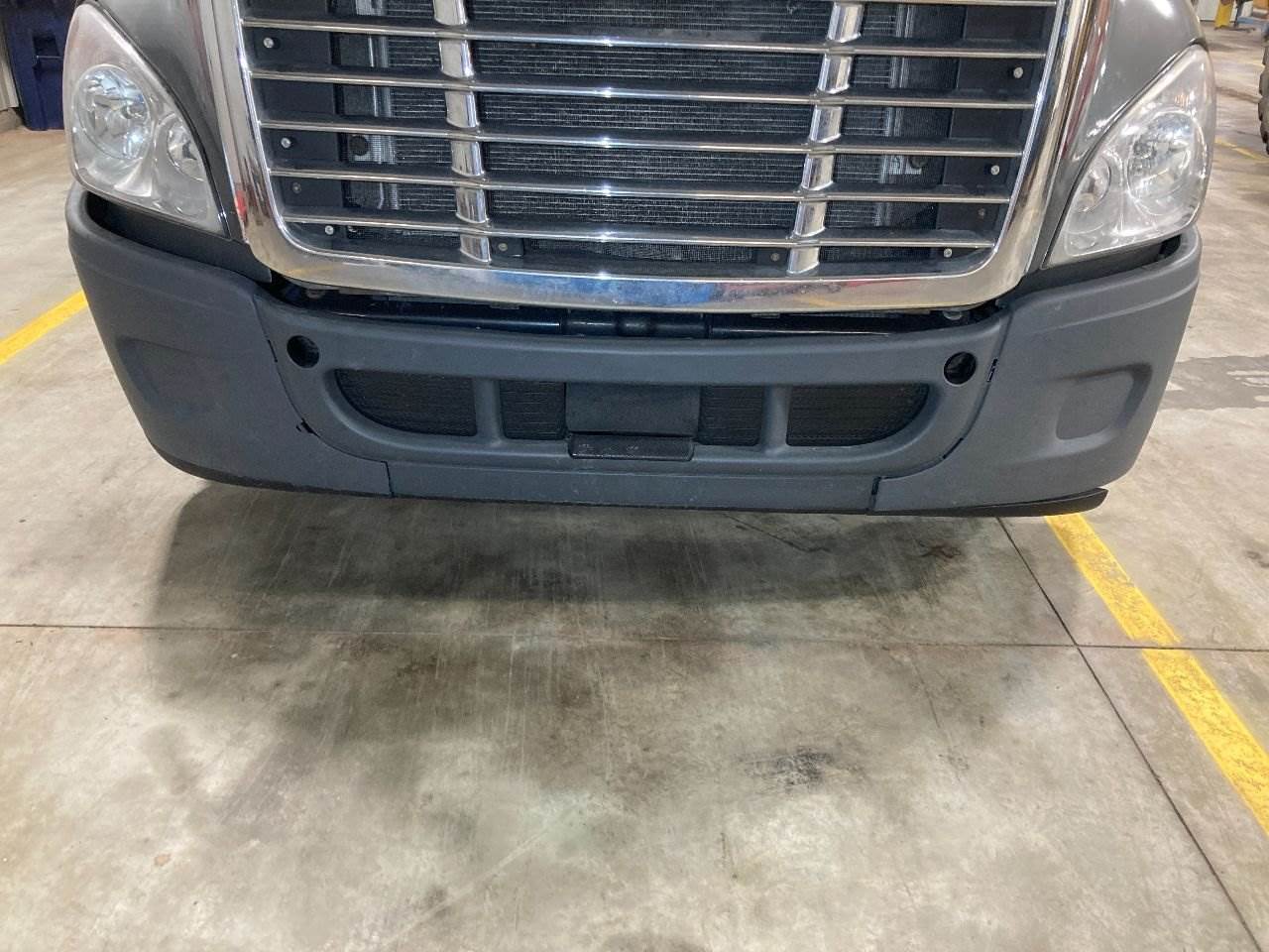 2010 Freightliner Cascadia Front Bumper For Sale Sioux Falls, SD