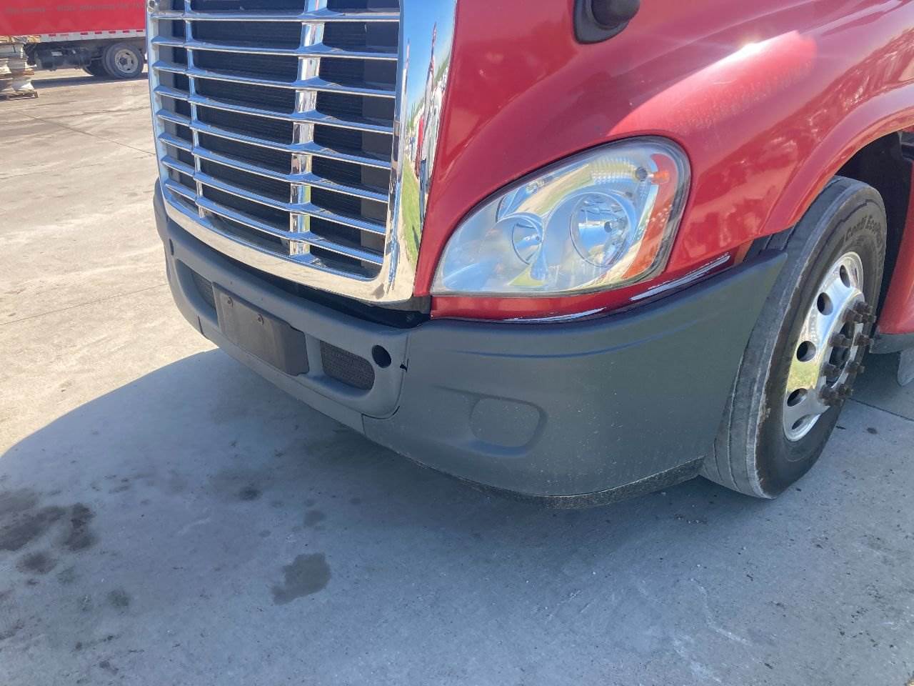2011 Freightliner Cascadia Front Bumper For Sale Kansas City, MO