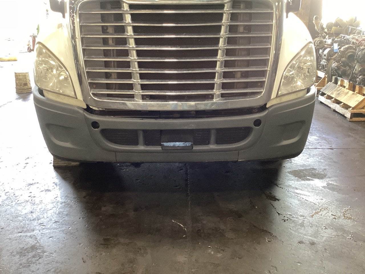 2017 Freightliner Cascadia Front Bumper For Sale Des Moines, IA