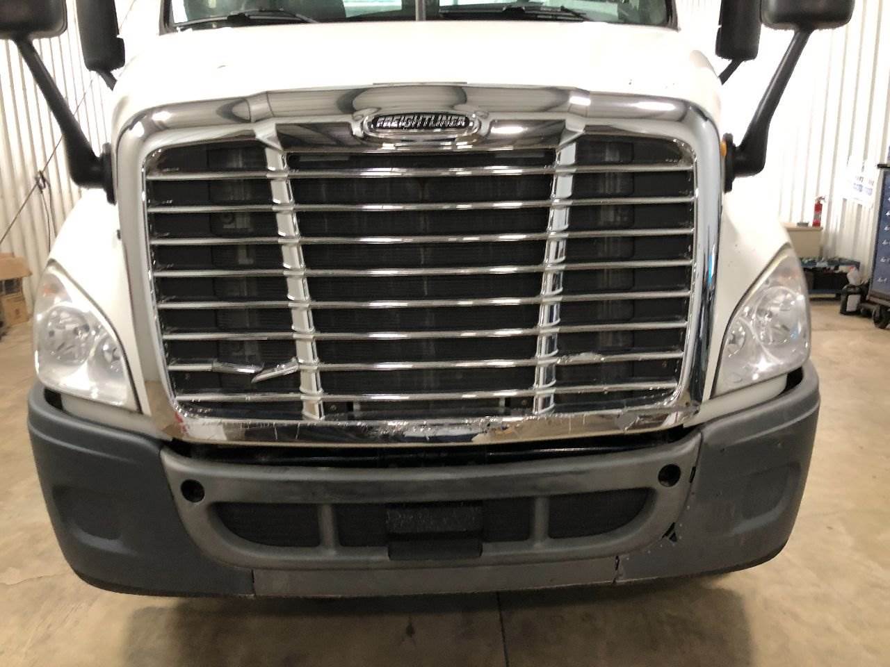 2013 Freightliner Cascadia Front Bumper For Sale Winimac, IN