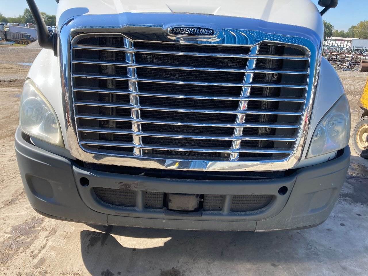 2013 Freightliner Cascadia Front Bumper For Sale Winimac, IN