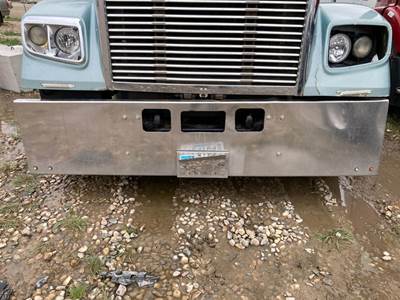 Freightliner Coronado 122 SD Front Bumper for a Freightliner 122SD