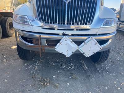 International DuraStar 4400 Front Bumper for a International Durastar (4400)