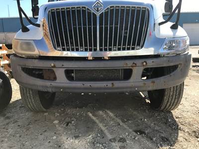 International DuraStar 4400 Front Bumper for a International Durastar (4400)