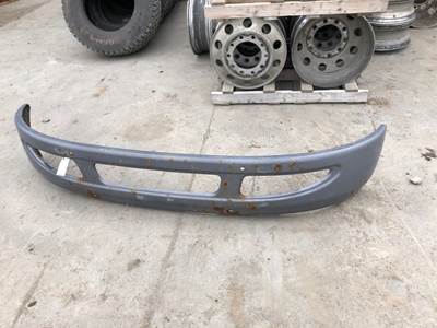 International DuraStar 4400 Front Bumper for a International Durastar (4400)