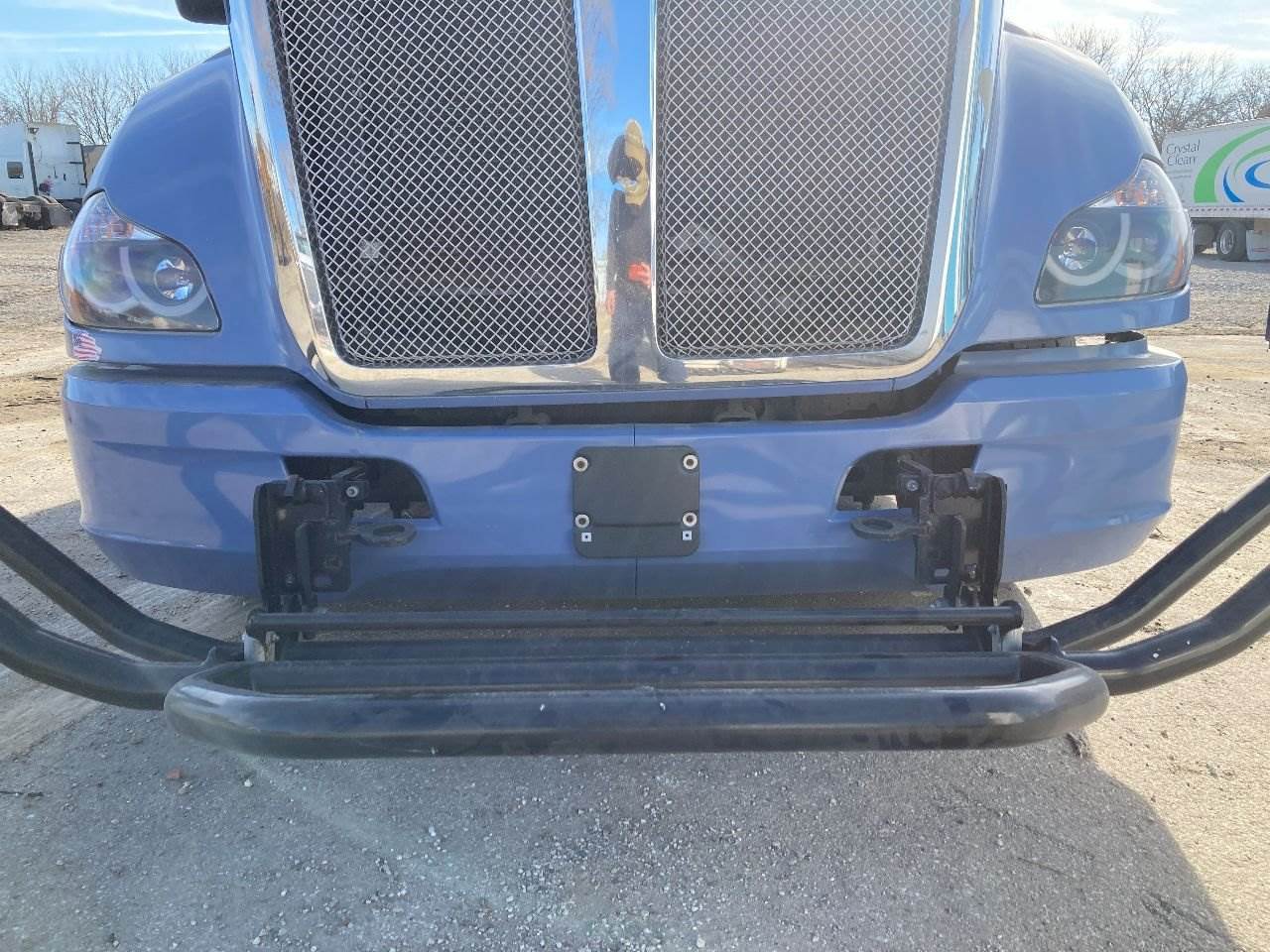 2017 Kenworth T680 Front Bumper For Sale Des Moines, IA 25563350