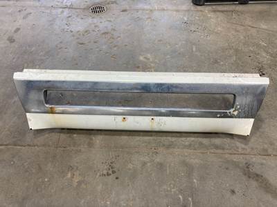 Volvo VNL Front Bumper