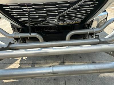 Volvo VNL Front Bumper