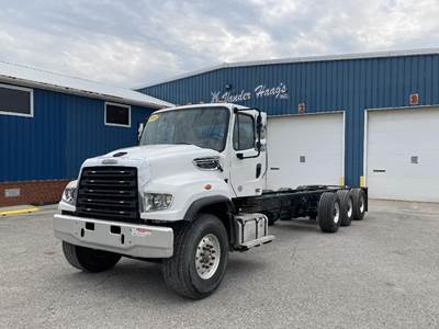 Freightliner 114SD Tri Axle Cab & Chassis Truck - Cummins, 380HP