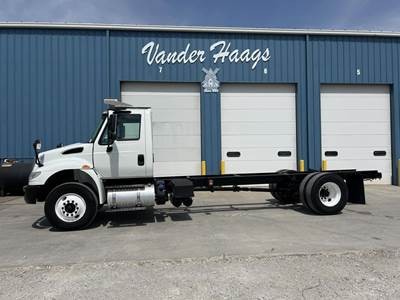International DuraStar 4300 Single Axle Cab & Chassis Truck - Cummins, 250HP, 6 Speed Allison Rds Automatic