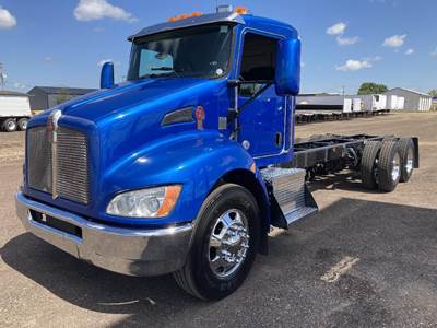 Kenworth T370 Tandem Axle Cab & Chassis Truck - Paccar, 350HP, 6 Speed Allison Rds Automatic