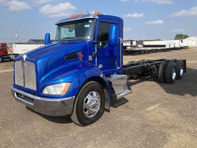 Kenworth T370 Tandem Axle Cab & Chassis Truck - Paccar, 350HP, 6 Speed Allison Rds Automatic