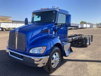Kenworth T370 Tandem Axle Cab & Chassis Truck - Paccar, 350HP, 6 Speed Allison Rds Automatic