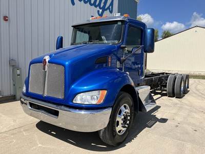 Kenworth T370 Tandem Axle Cab & Chassis Truck - Paccar, 350HP, Automatic