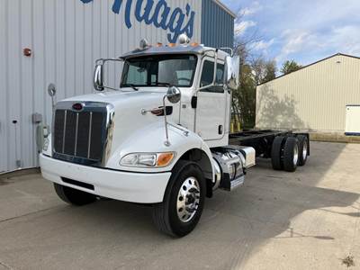 Peterbilt 348 Tandem Axle Cab & Chassis Truck - Paccar, 330HP, 6 Speed Automatic